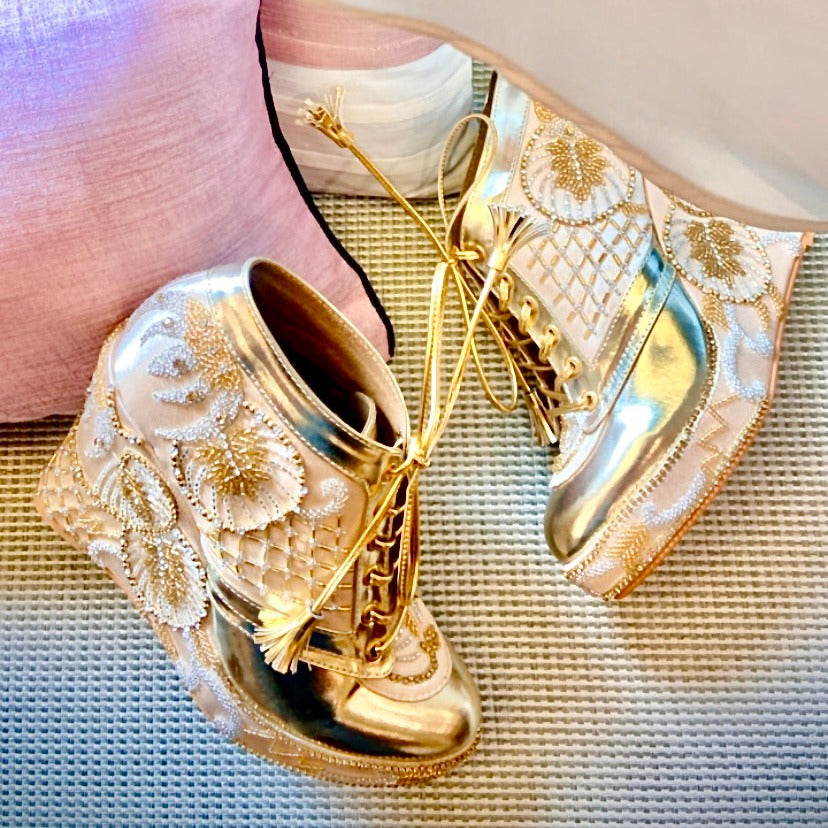 Sneaker wedges ( Gold embroidery)